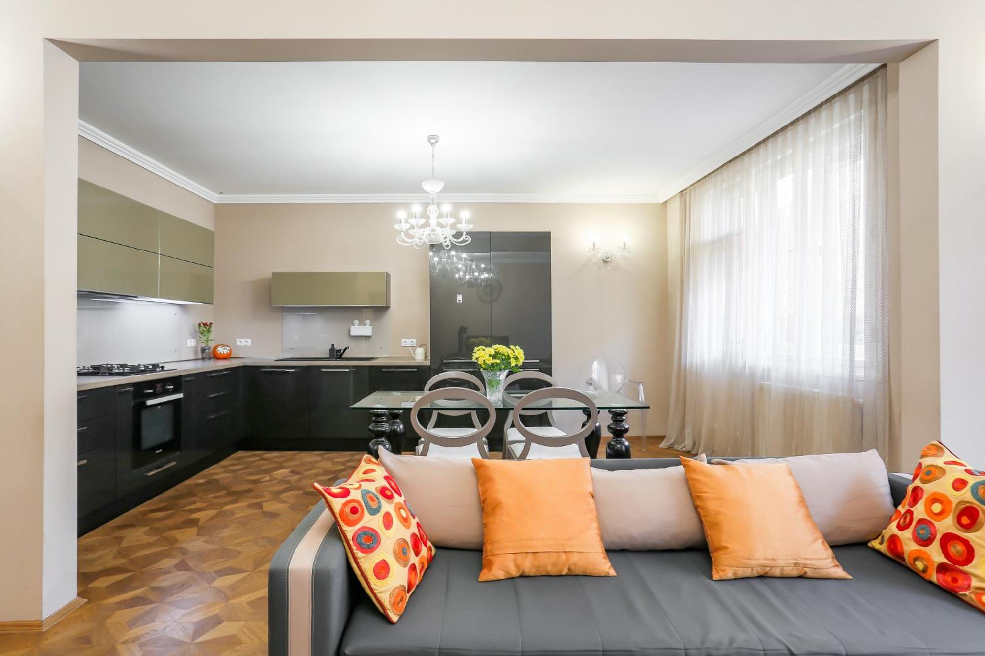 Academia Apartment *