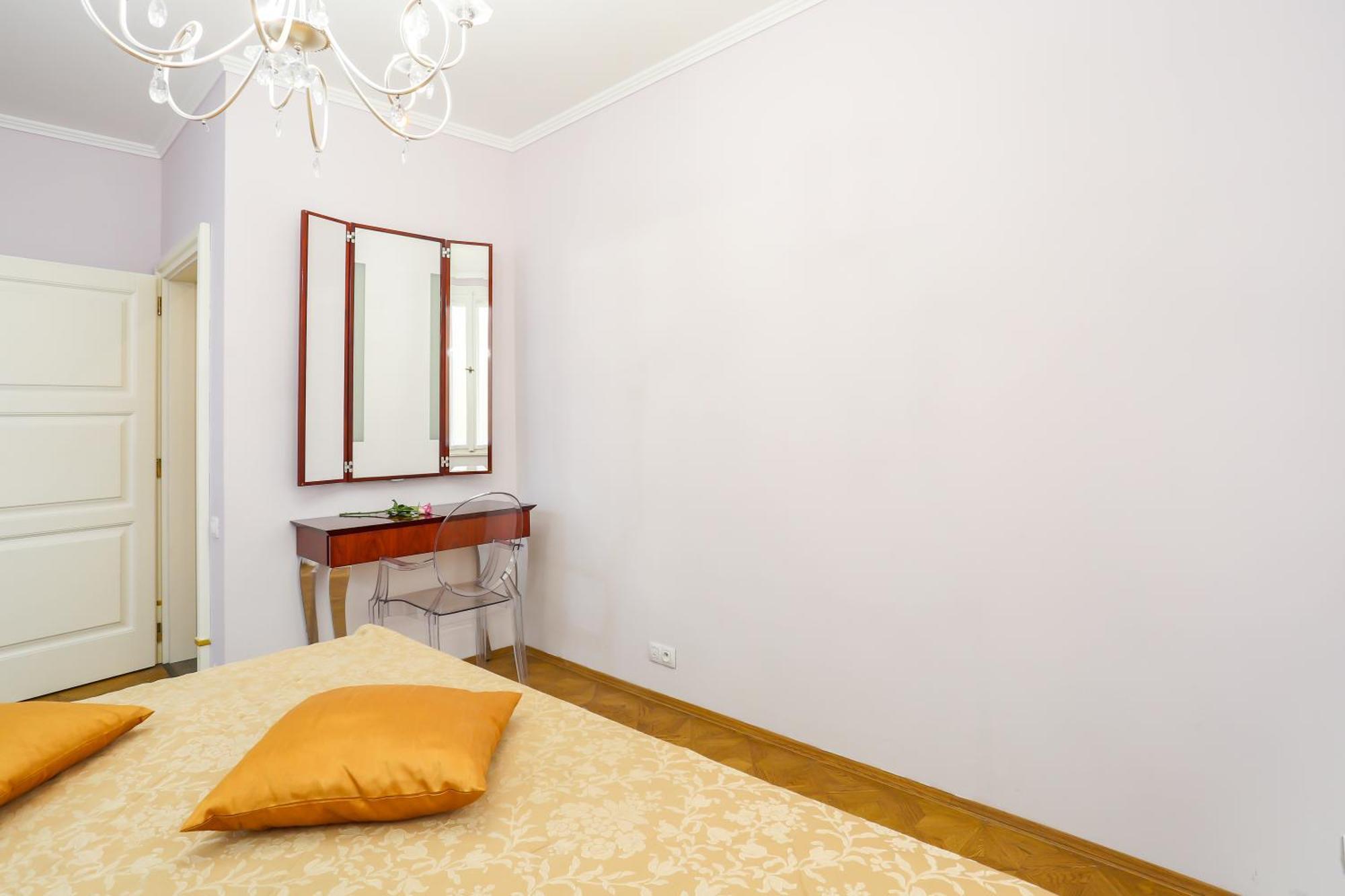 Apartment Academia